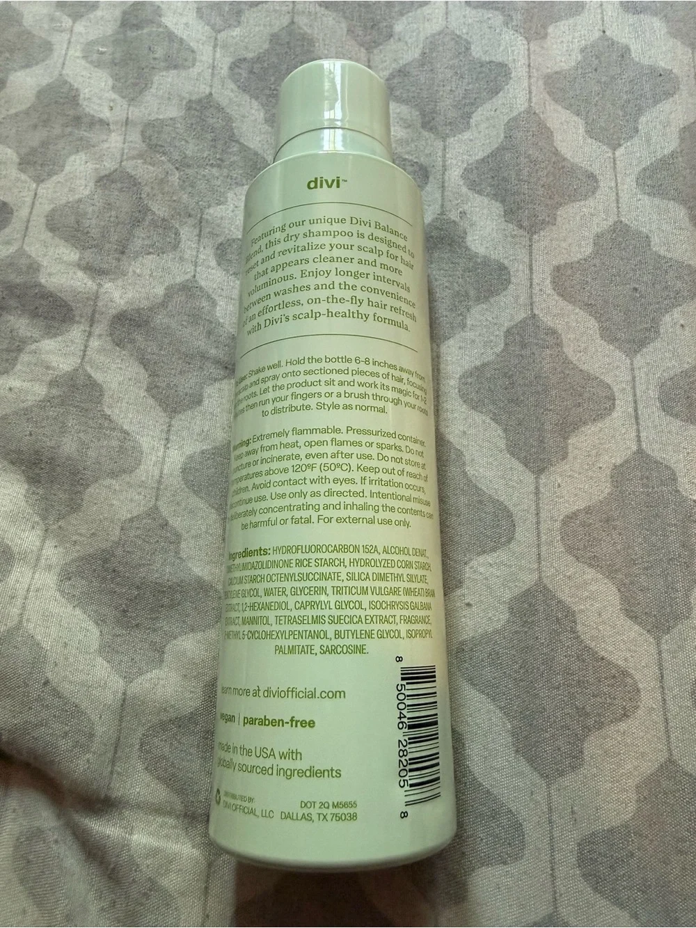 divi dry shampoo lift + refresh — light green